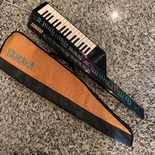 Yamaha SHS-10 Digital Shoulder Key MIDI Synthesizer Keytar Keyboard