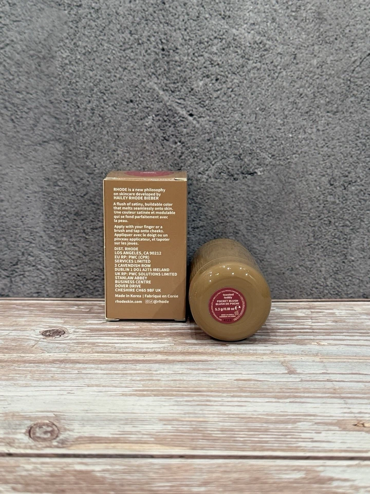 Paquete Rhode 1 rubor de peluche tostado y 1 tinte de labios PBJ Foto 4 de 4