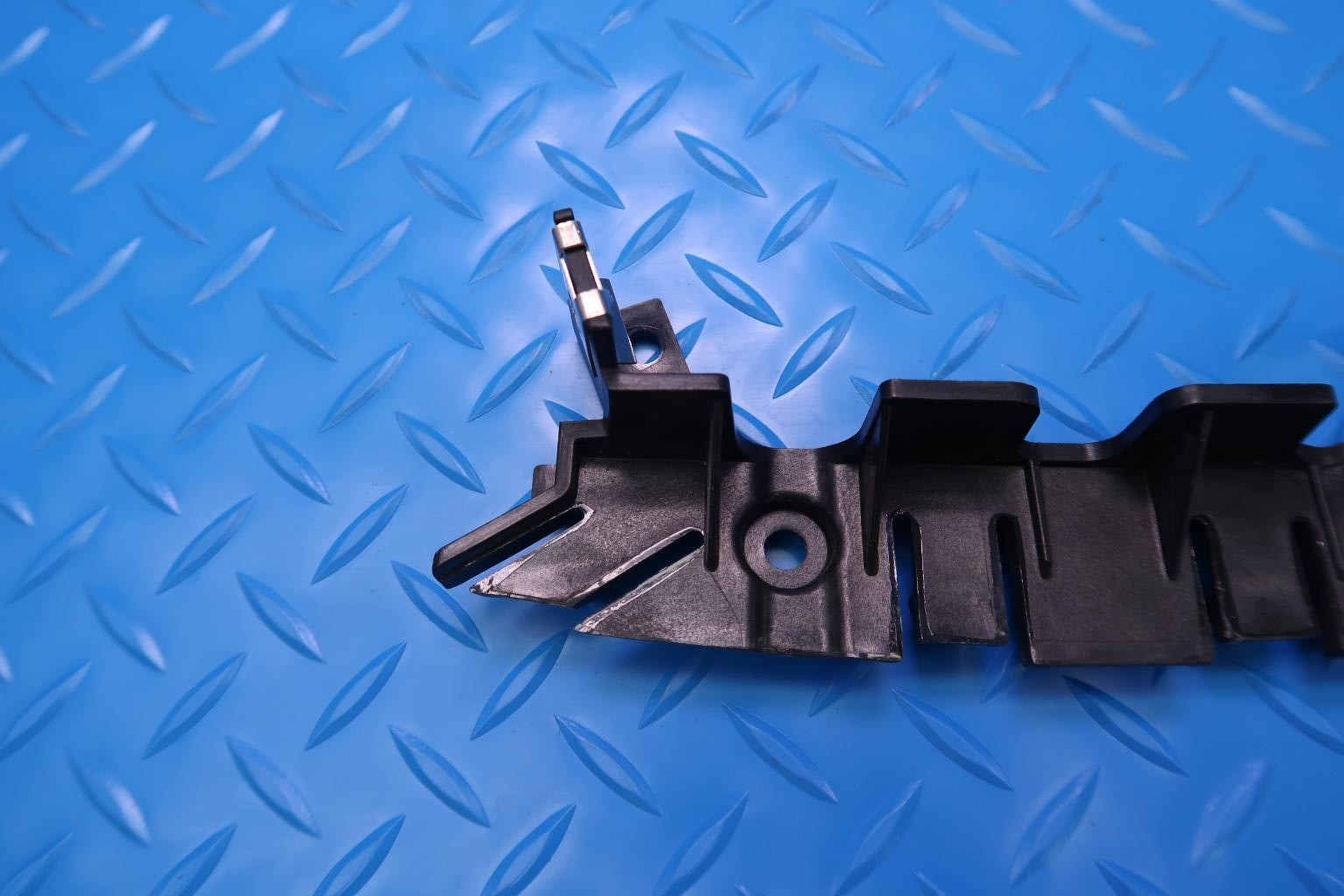 Bentley Continental GT 2019-2024 Front Right Bumper bracket P/N 3SD807862A