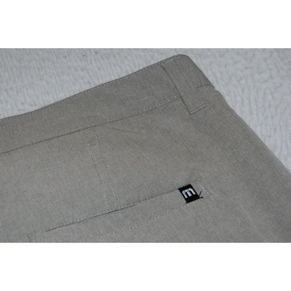 Pantalones cortos de golf Travis Mathew para hombre talla 40 rendimiento absorbente frente plano gris Foto 3 de 4