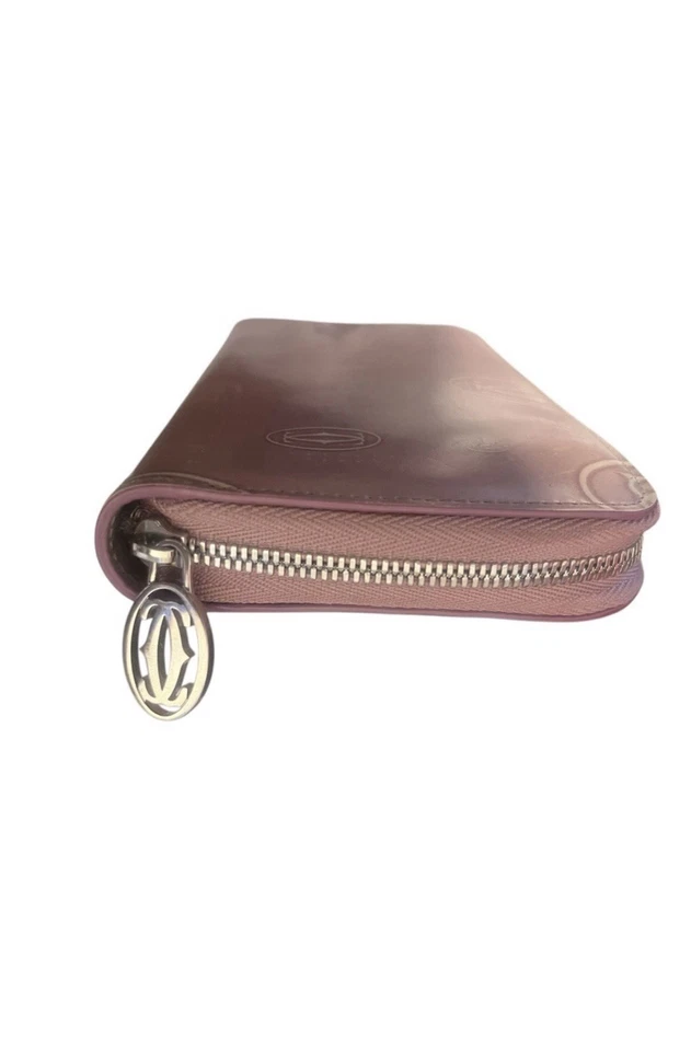 Auténtica Cartera Cartier Feliz Cumpleaños Lavanda Cremallera Alrededor Logo CC Cuero  Foto 4 de 4