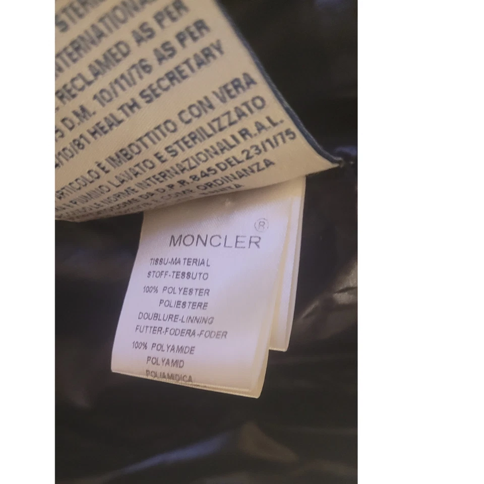 Jaqueta Parka Feminina Moncler com Capuz. Tamanho XL - Imagem 3 de 4