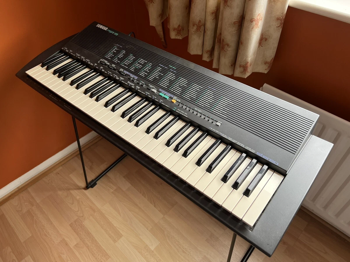 Yamaha Electronic Keyboard PSR 19 with Mains Cable and Stand