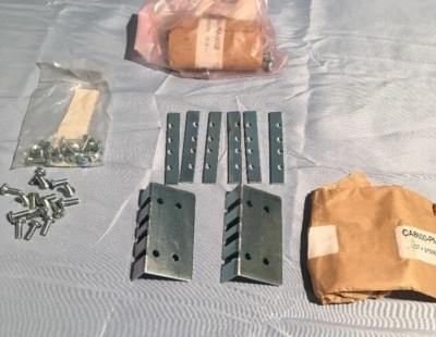 2 Chenbro CA8600-PM-0002 Rack Mounting Bracket w/-0008 Hardware kits