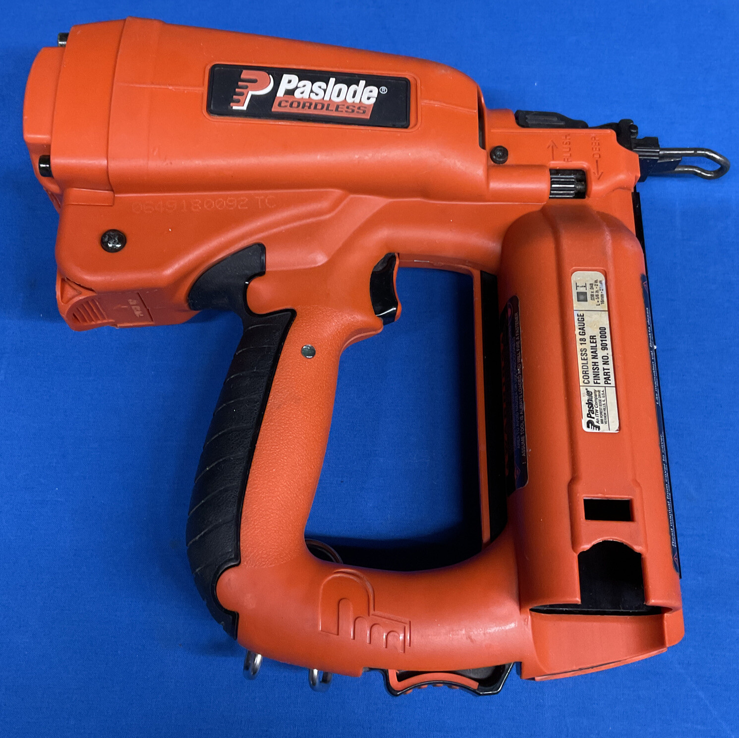 Paslode 901000 18 Gauge Cordless Finish Nailer w/ Battery & Charger eBay