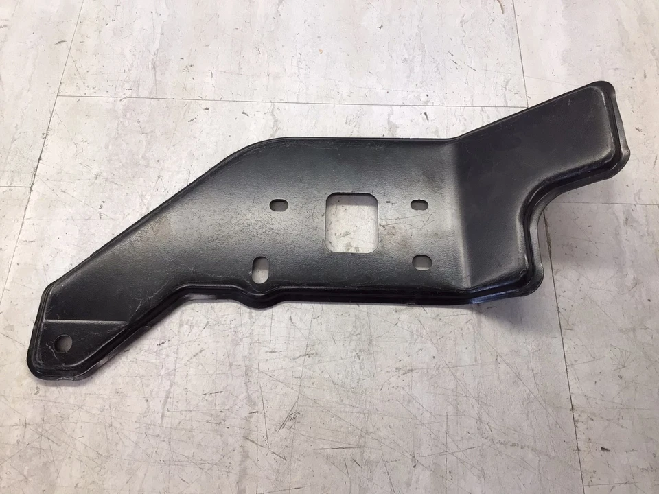 1999-2002 Mercury Cougar OEM placa de montagem traseira esquerda F8RZ-17C914-AA - Imagem 2 de 4