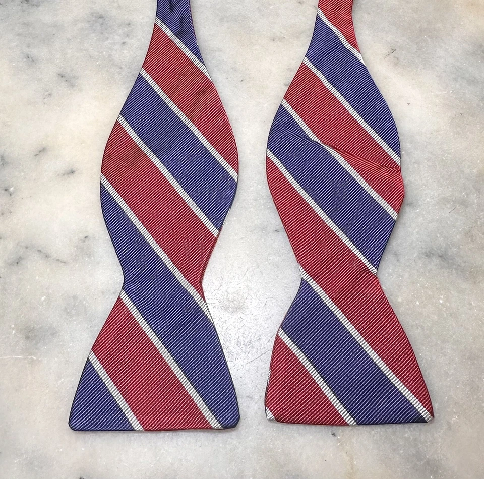 Vintage 100% Silk Striped Red White Blue Self Bow Tie Made In Great Britain - Imagem 2 de 4