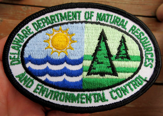 VINTAG DELAWARE DNR & ENVIRONMENT CONTROL CONSERVATION OFFICER GAME WARDEN PATCH