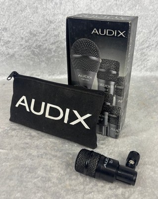 1990's USA made Audix D1 microphone with clip, bag and box B