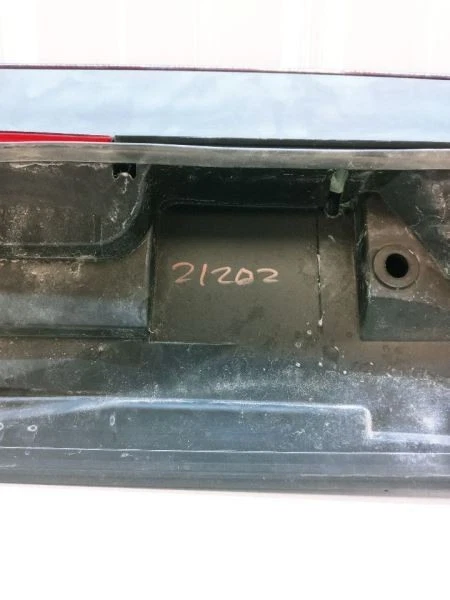 Alerón trasero BMW X5 2000-2006 granate OEM usado Foto 3 de 4