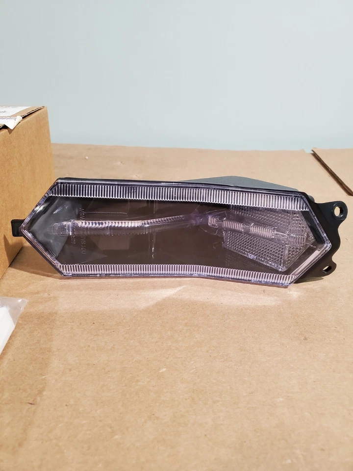 Rumble concepts integrated turn signal tail light Yamaha R1 2015 TR206785 clear - Image 2 of 4