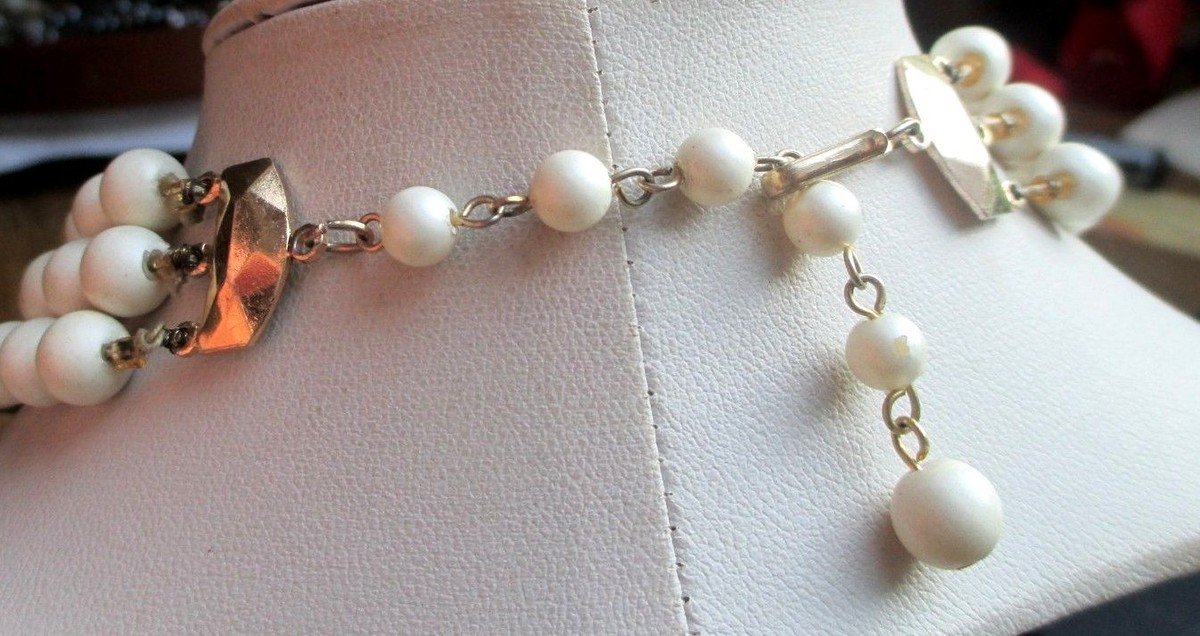 Collier Vintage 3 Rangs Perles En Résine - Couleurs Blanc Nacré Et Gris - Occasion Très Bon état