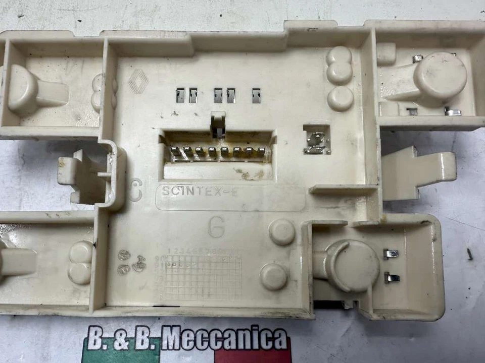 CIRCUITO PORTALAMPADA FARO FANALE POSTERIORE SX RENAULT CLIO 1990 1996 (SU835) Foto 3 de 4