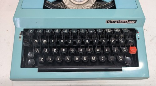 Maritsa 30 Typewriter in Teal - With case - Bulgarian Made - Picture 3 of 9