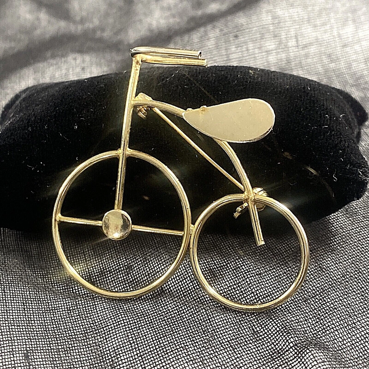 Wire brooch cheap