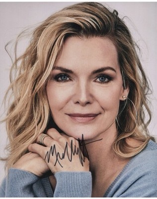 Michelle Pfeiffer Original 10x8 Autographed Photo + Certificate Of Authenticity