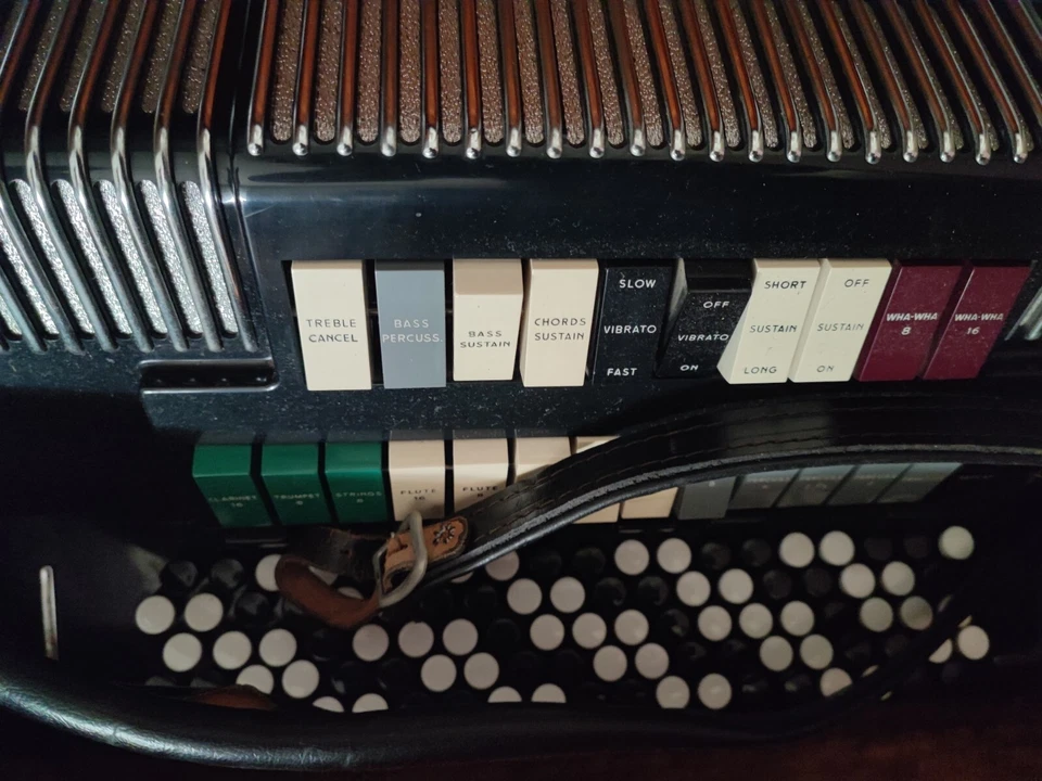 FISARMONICA FARFISA TRANSIVOX con custodia - Image 2 of 4