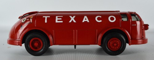 ERTL B125 1924 DIAMOND T TANKER DIECAST TRUCK IN BOX NEW DOODLE BUG - Picture 5 of 12