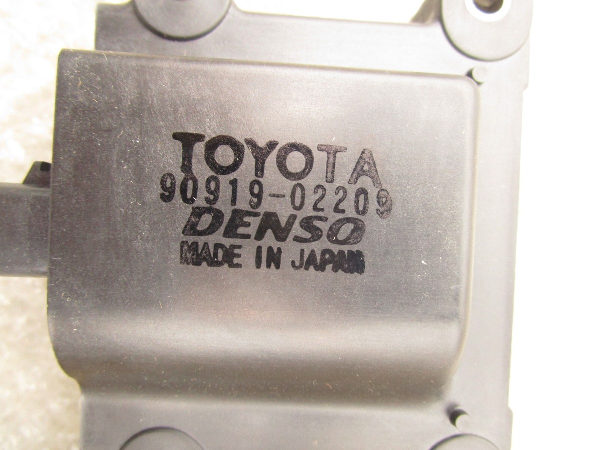 によ 1993-1997 Toyota Land Cruiser FZJ80 12V Ignition Coil