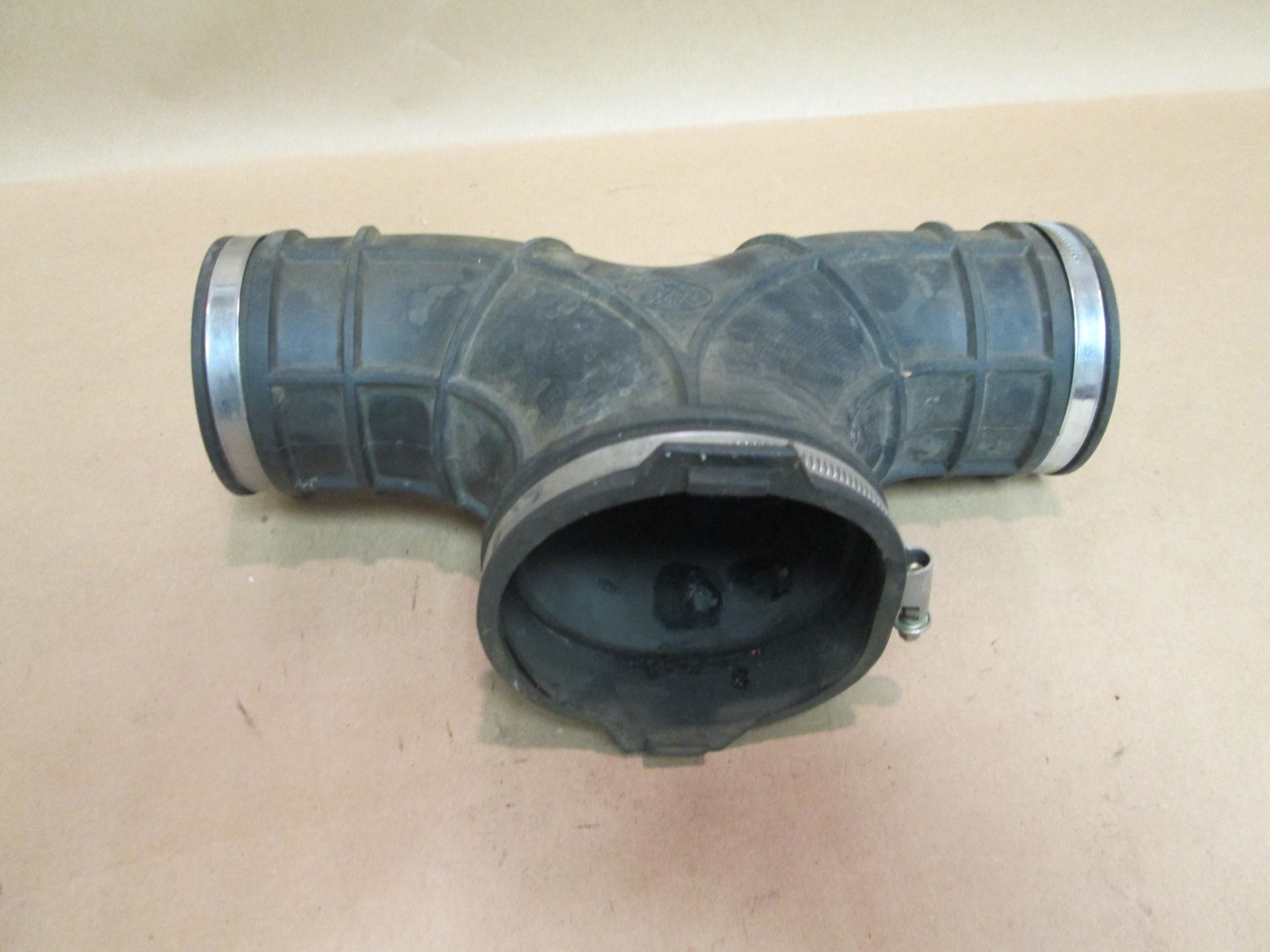 Ferrari 355 Air Intake  / Delivery Tube Y Connection #  164276