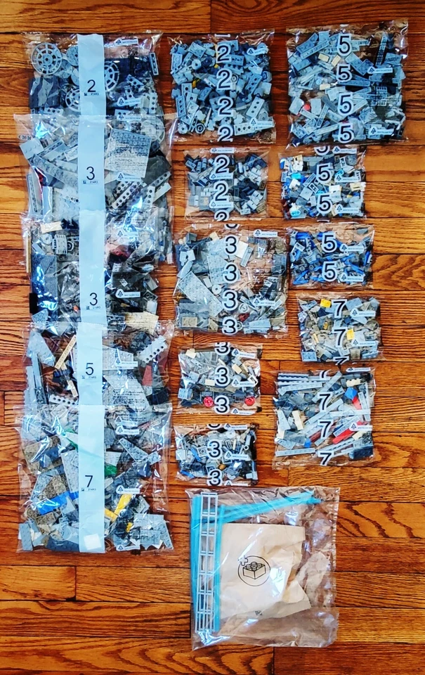 LEGO 75192 UCS STAR WARS MILLENNIUM FALCON BRAND NEW COMPLETE SEALED SET w/o BOX - Image 3 of 4