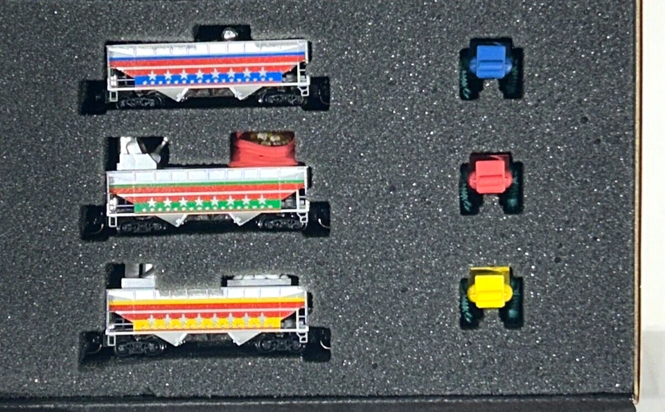 MICRO-TRAINS Z SCALE ROBOT CHRISTMAS TRAIN SET   99421100 - Image 4 of 4