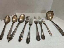 Lot Misc. Vintage Silverplate Flatware Oneida Meriden Serving 9 Pieces Total