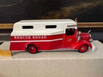 Ashton Models AH49G 1949 Mack L Rescue Silver Springs MD 1:43