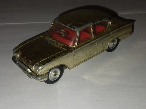 RARE VTG 1960s CORGI No 234 FORD CONSUL CLASSIC FROM THE GOLDEN GUINEA GIFT SET.