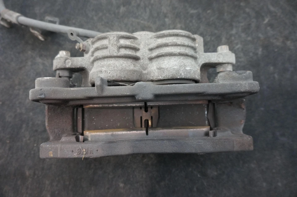 Juego 2 pinzas de freno delanteras izquierda y derecha PBR OEM 88966985 Chevrolet SSR 2004-05 Foto 4 de 4