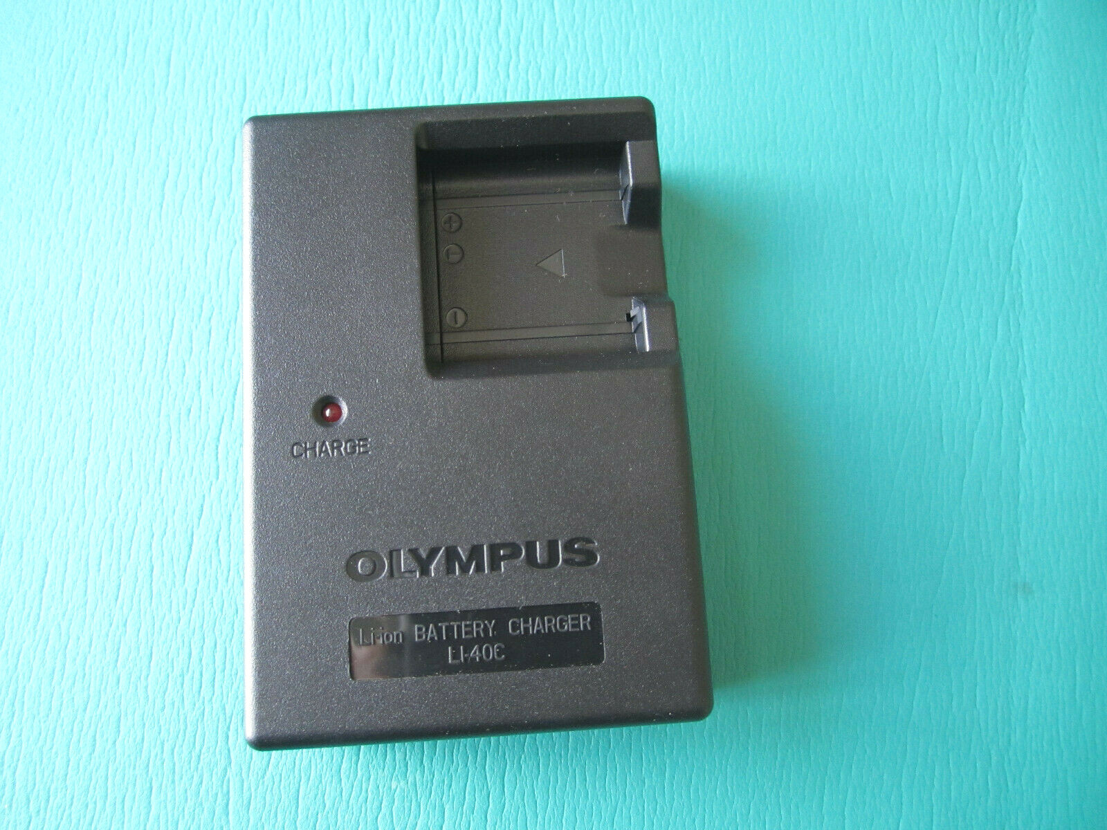 Olympus LI40C Battery Charger for LI42B LI40B Battery FE220 D630