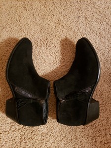 vionic black suede booties