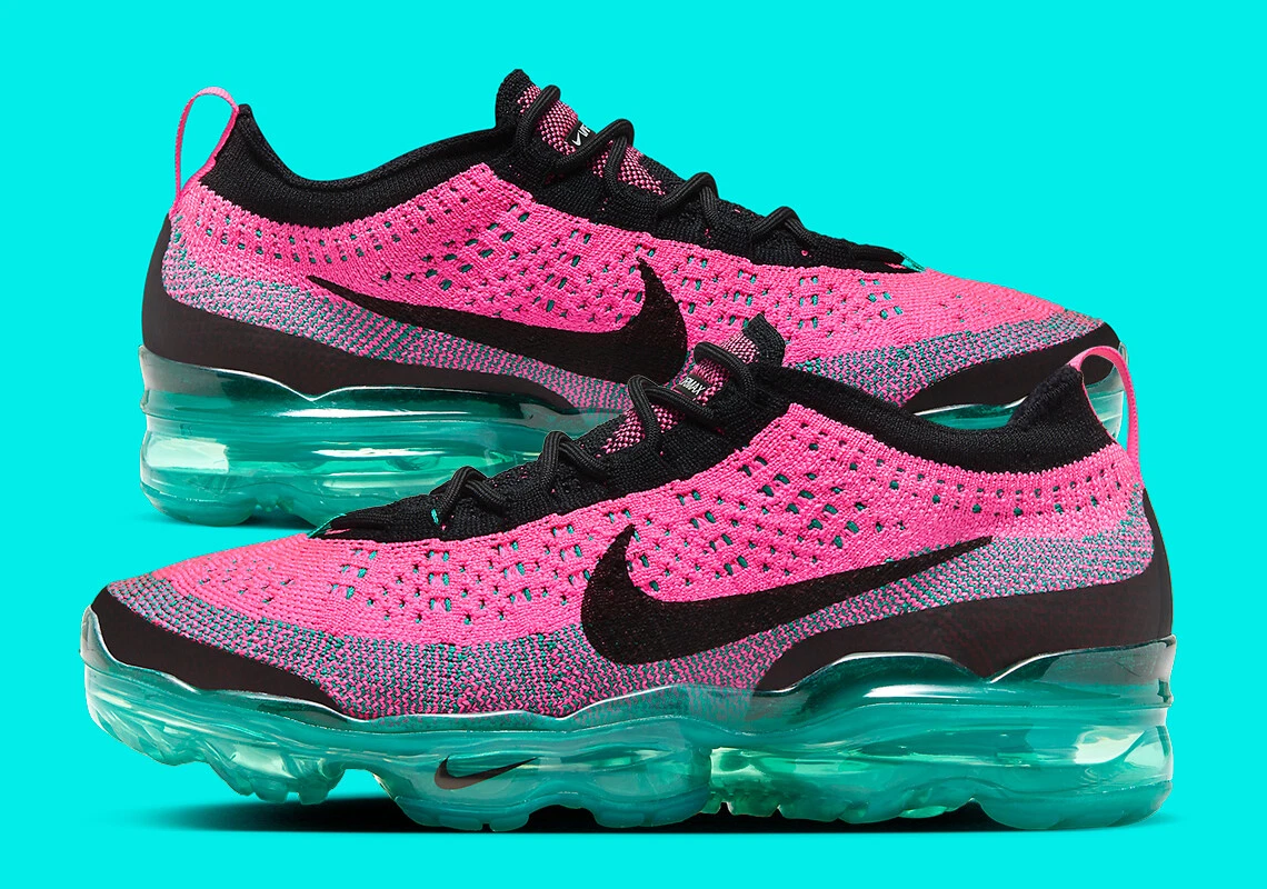 Hot pink sales and blue vapormax