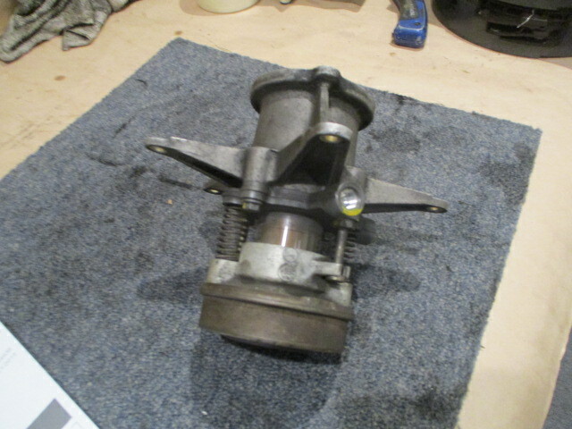 Maserati 4200 - Clutch Control Support & Flange Assy - P/N 184790