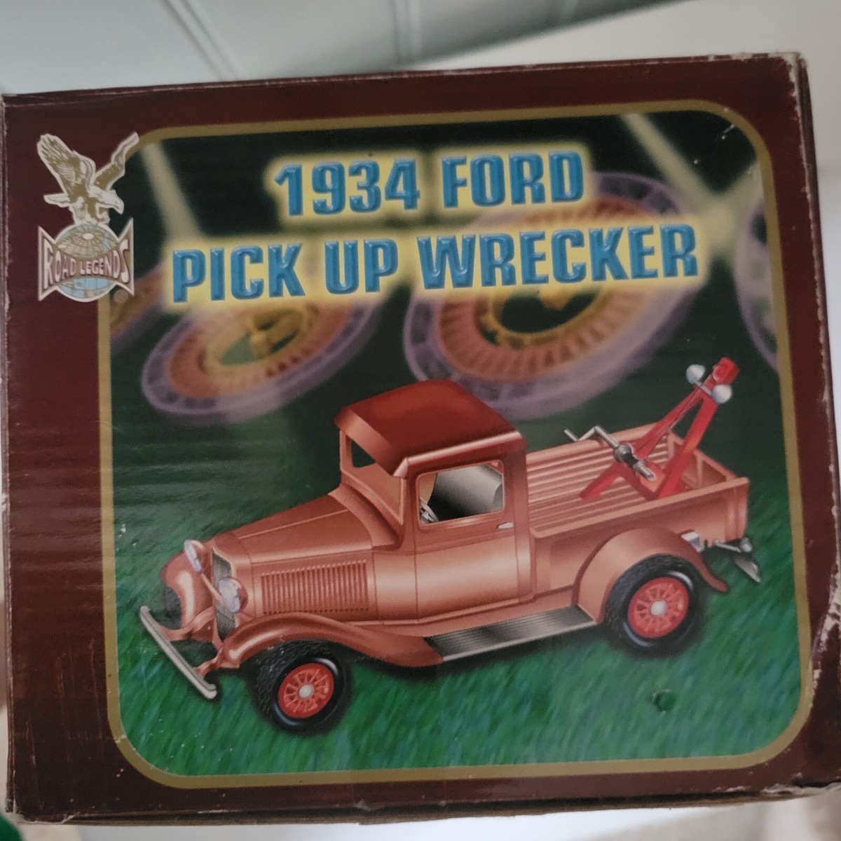 Road Legends diecast 1934 Ford Pickup Wrecker 1:18 tow truck