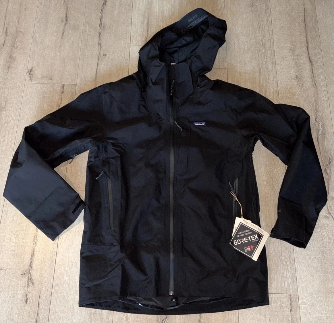 NEW Men’s Patagonia Insulated Storm Shift Jacket Size Large Black 31745 NWT
Opens in a new window or