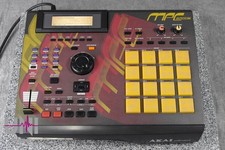 Akai MPC 2000 XL Limited Edition MIDI PRODUCTION CENTER in Very Good Condition