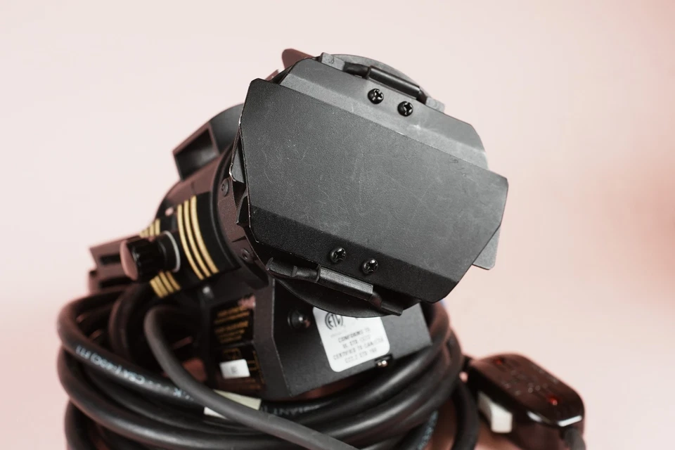 LTM 100W Pepper Light with spare bulbs - Image 4 of 4