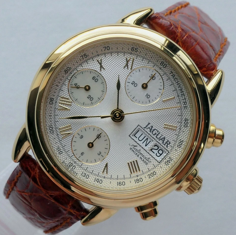 Reloj cronógrafo automático suizo chapado en oro deportivo accesorio coche clásico Jaguar Foto 3 de 4