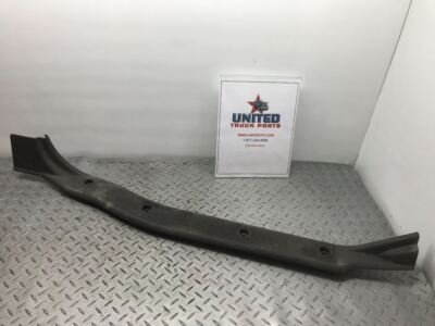 Volvo VN door molding PN: 8189237