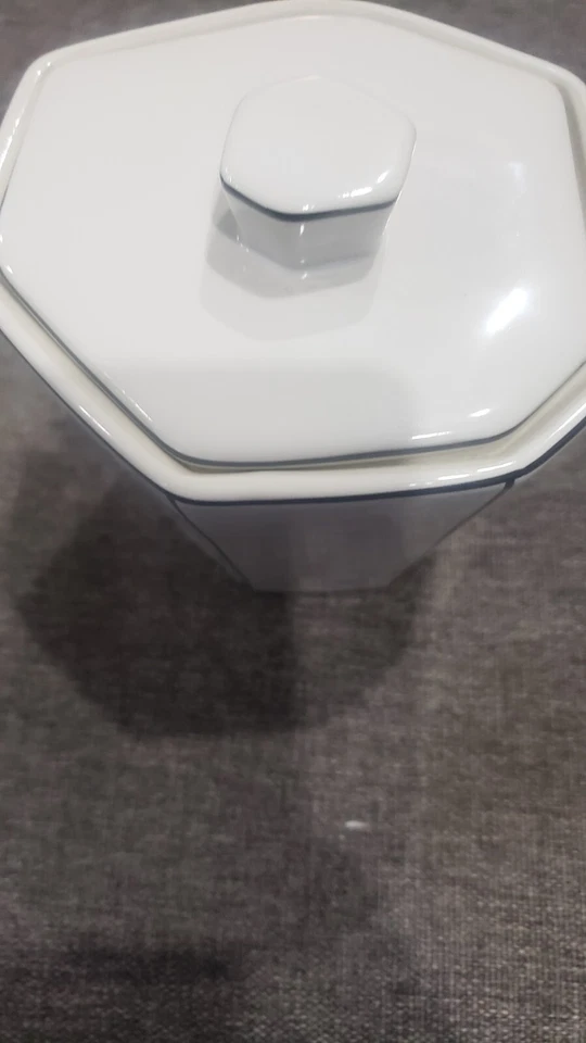 Tarro de algodón de cerámica blanco y negro usado RARO KASSATEX NY Foto 2 de 4