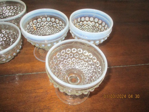 5 tazze da tè Hobnail e 3 tazze da dessert opalescenti - Foto 4 di 4