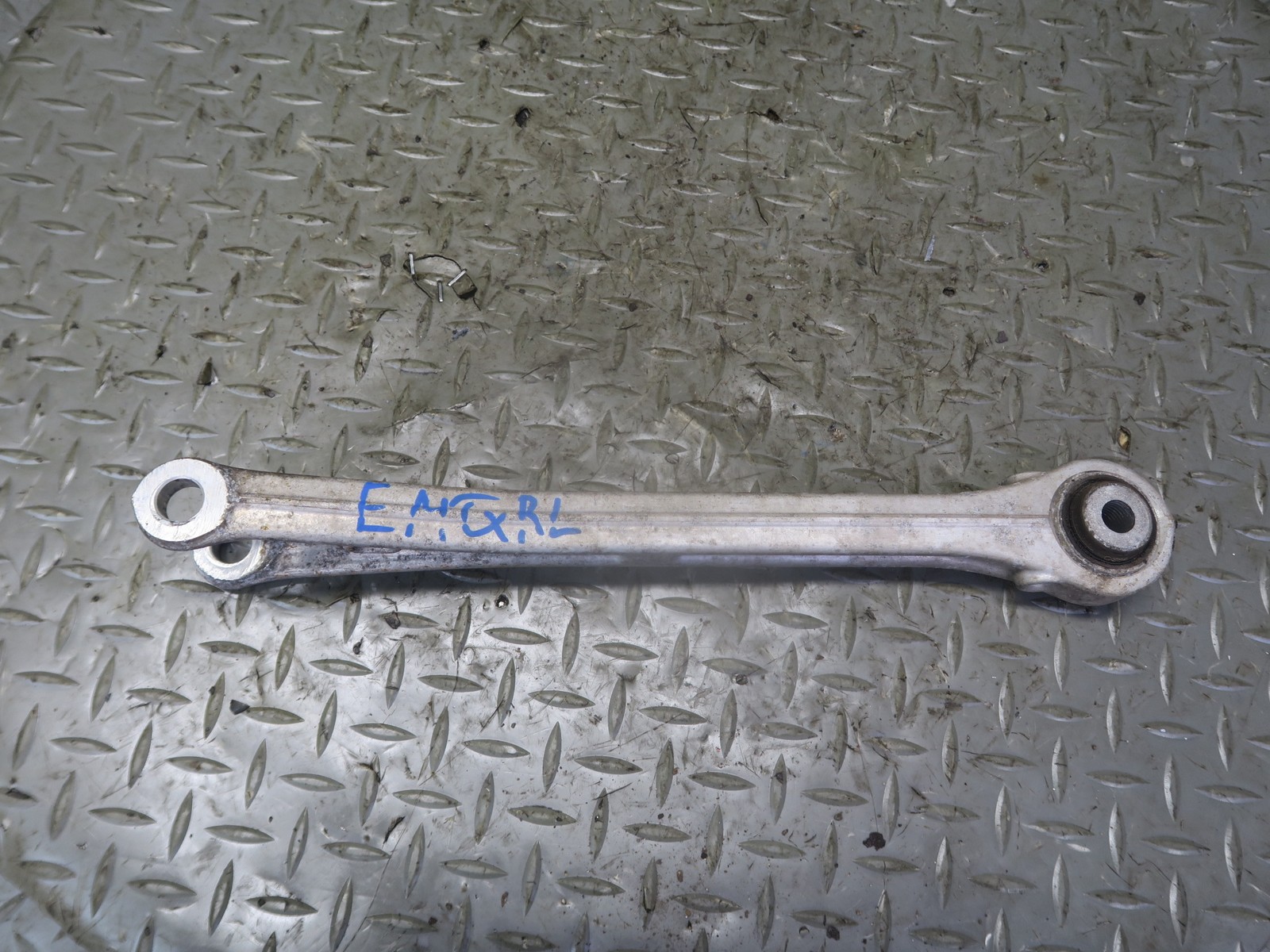 Maserati Quattroporte 2017-2021 Rear Left Upper Control arms Set