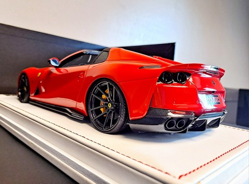 Ivy Models 1/18 Ferrari 812 Novitec-Rosso Corsa Red-White Leather Plexiglas Case - Bild 5 von 20