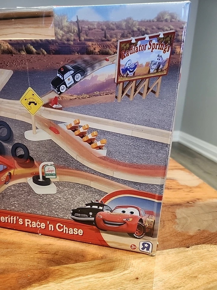 Disney Madera Pixar Coches Sheriff's Race'n Chase Madera Colección Pista Incompleta Foto 4 de 4