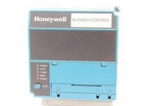 Honeywell RM7895A1014 Burner Control Module w R7847A1033 Flame Signal Amplifier