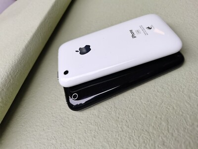 Apple iPhone 3rd generation 3GS - 8GB 16GB 32GB -Black White Apple iPhone 3rd generation 3GS - 8GB 16GB 32GB -Black White