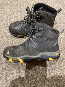 kids mountain boots