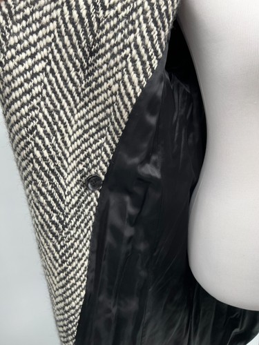 Escada Black & Ivory Belted Mohair & Wool Blend Coat Size 38 US 8 Style 5021525 - Picture 16 of 18