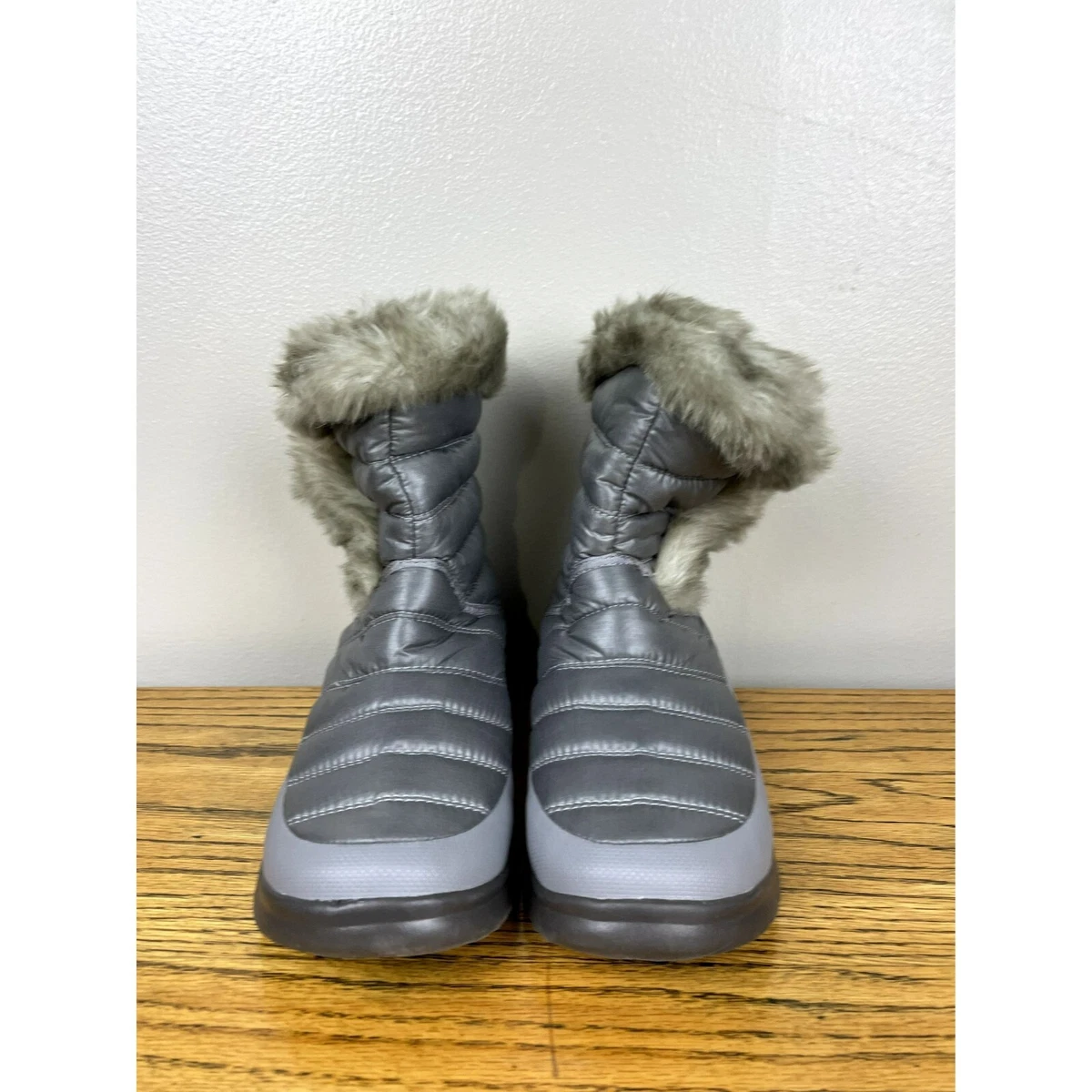 The North Face Women s Winter Boots Faux Fur Thermo Ball Size 6